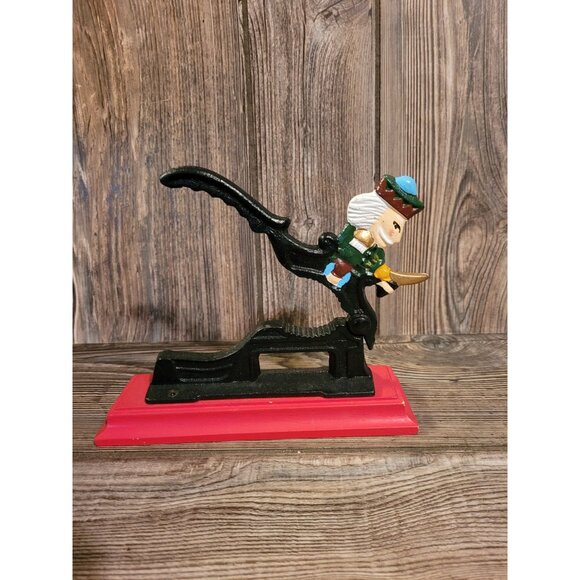 Vtg 1970s Cast Iron Nut Cracker Wood Base  Nutcracker Soldier Revolution - Picture 3 of 5